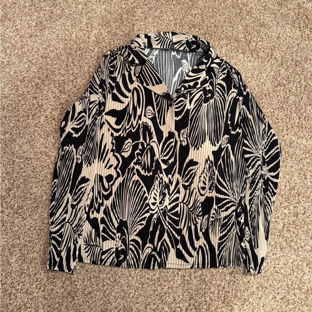 Women’s Adrianna Papell black and brown floral button up blouse, size L